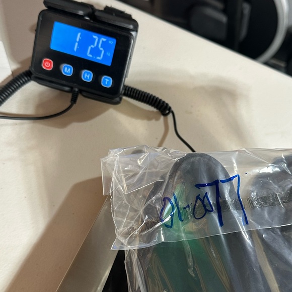 UGG Kids Youth Size 6 Black Metallic Silver Caplan Easy Slip-on Sneakers 01-0077 - Picture 10 of 10